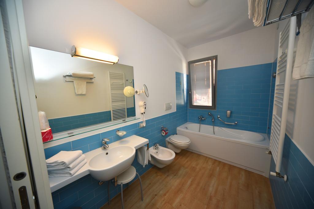 Sound Suite Hotel ริชโชเน ภายนอก รูปภาพ